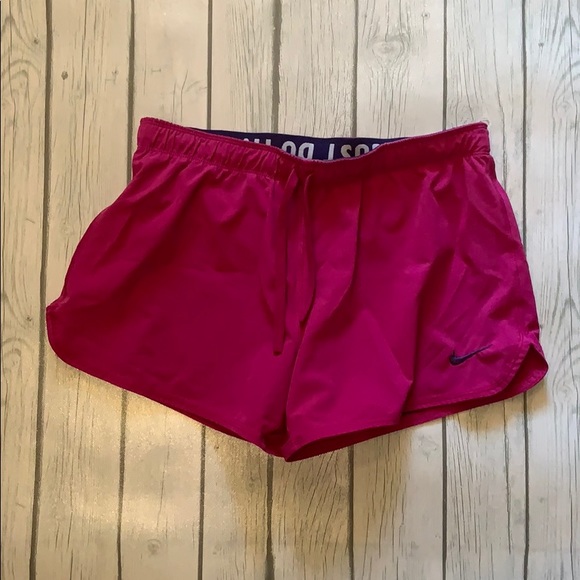 Nike DRI-FIT Shorts Size Medium - Picture 1 of 6